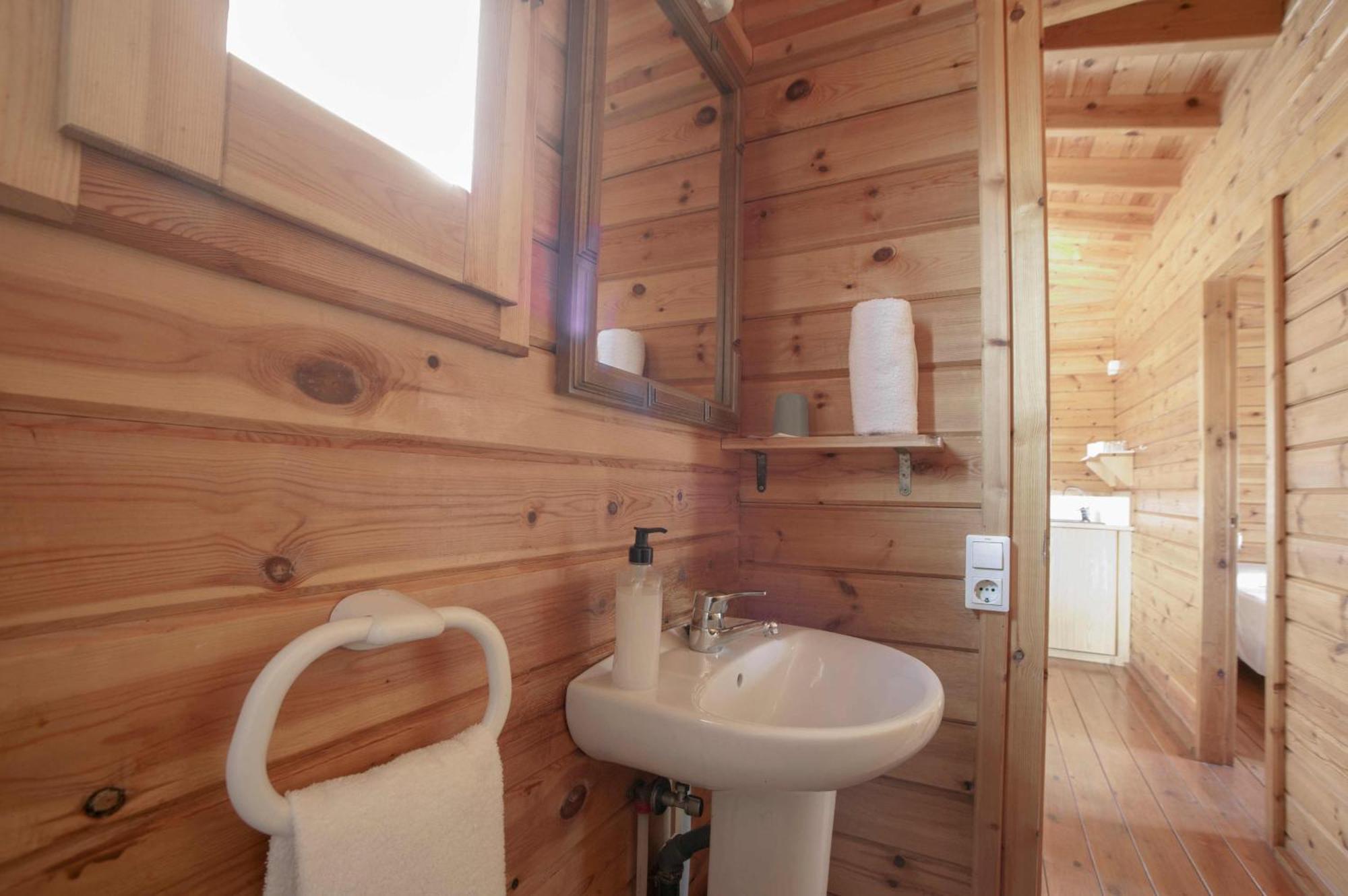 Отель Ecologic Vinyols Camp Винольс-и-Арчс Экстерьер фото